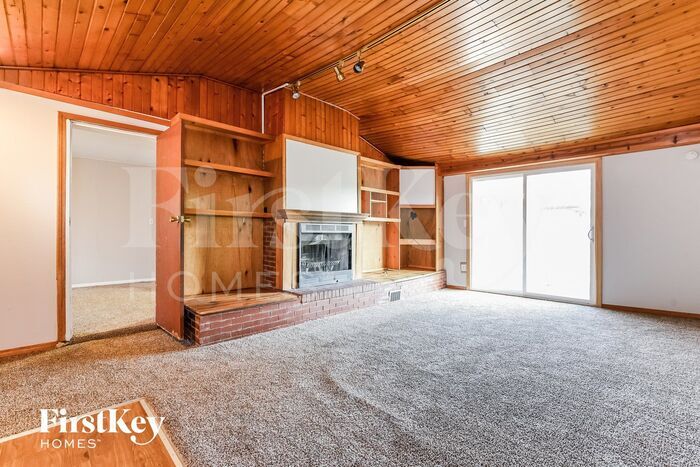 Building Photo - 145 Oleta Dr