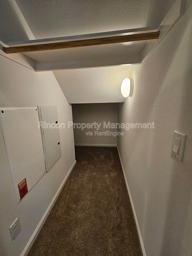 Building Photo - 3647 W Hemlock St