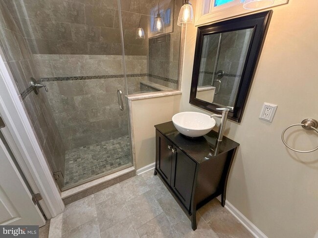 Building Photo - 133 N Line Rd