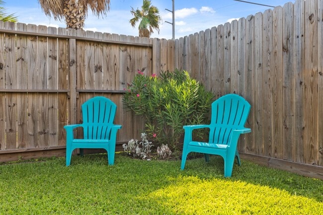 Building Photo - 808 27th St