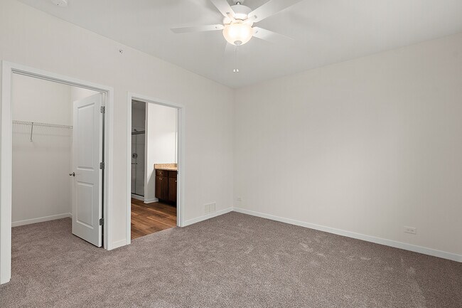 Building Photo - 52 Olympus Dr