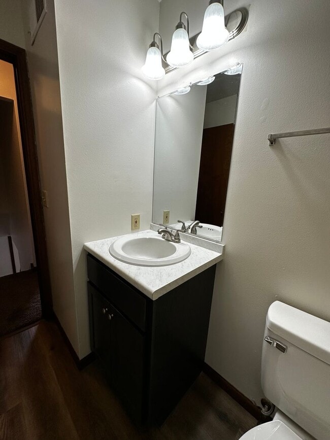 Building Photo - 513-F S Silverwood Lane