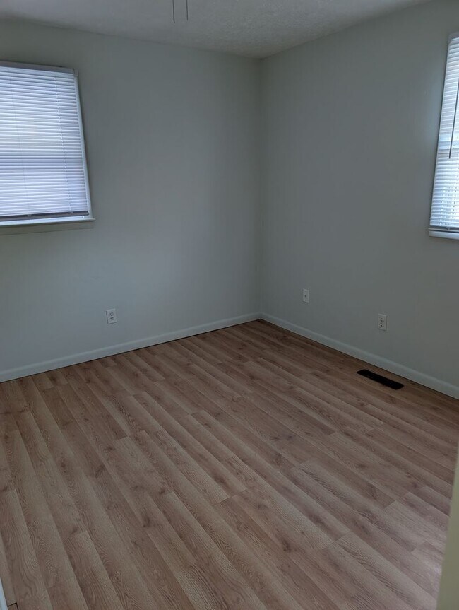 Building Photo - 57-63 John