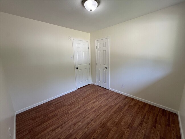 Building Photo - 10078 Green Valley Dr