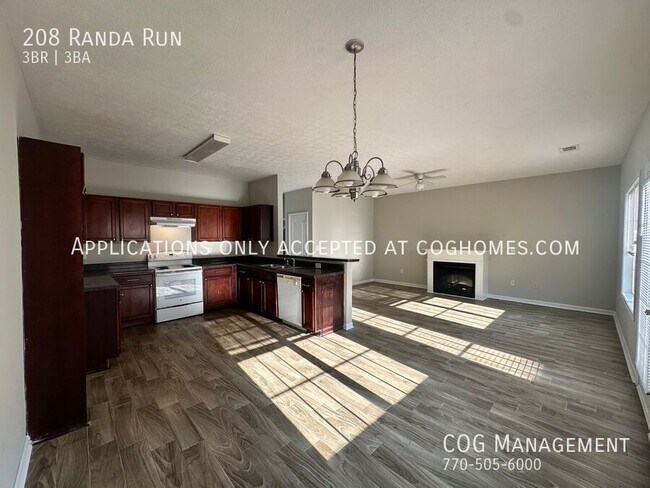 Building Photo - 208 Randa Run