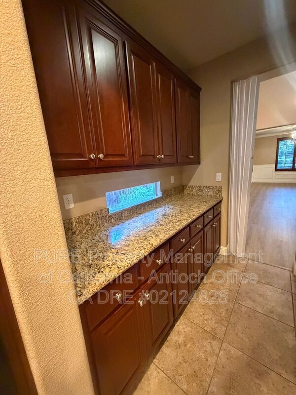 Building Photo - 80 Bottlebrush Ct