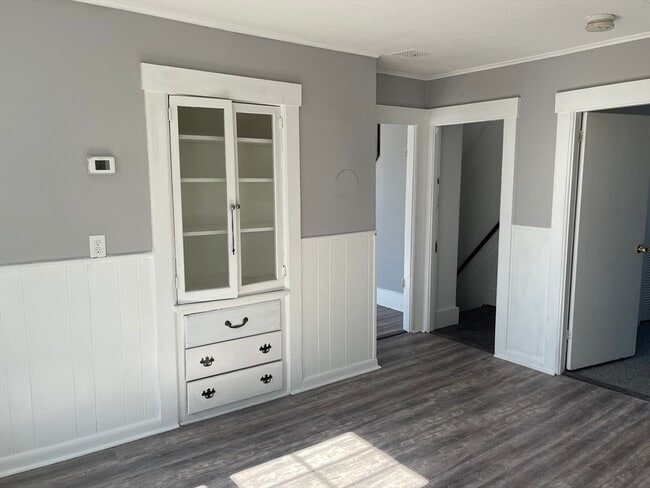 Building Photo - 117 Marshall St