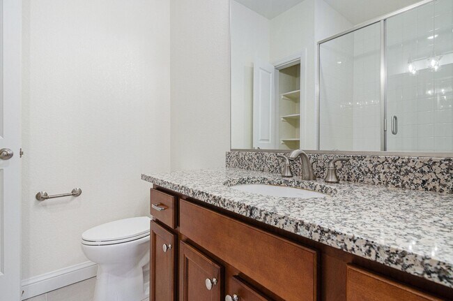 Building Photo - Ground Level Condo - 2 Bedrom 2 Bathroom in Chatfield Bluffs