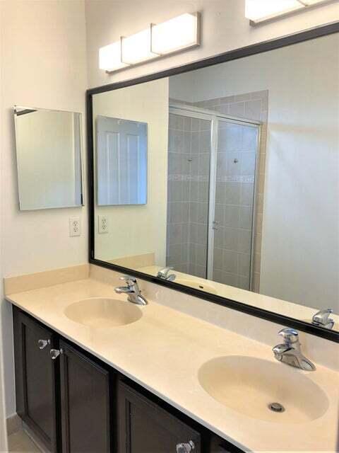 Building Photo - 433 Amador Ln