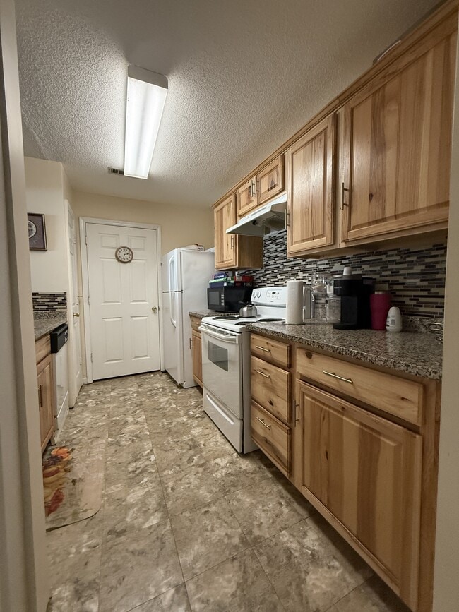 Building Photo - 1231 Ladys Island Dr