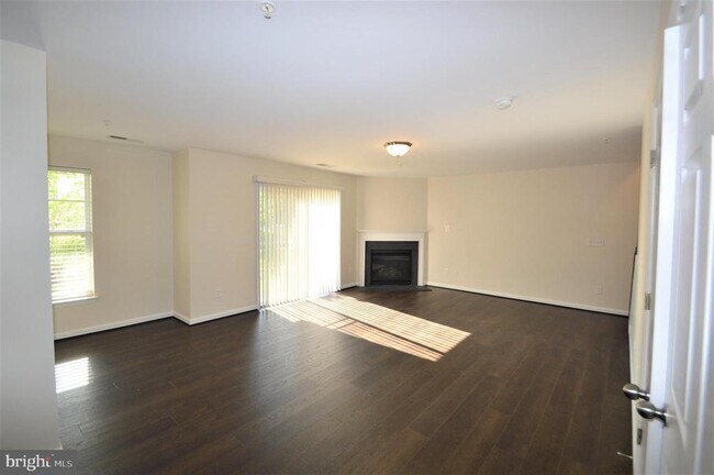 Building Photo - 24646 Jackalope Terrace