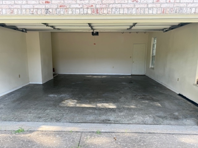 Building Photo - 1621 Greenbrier Dr