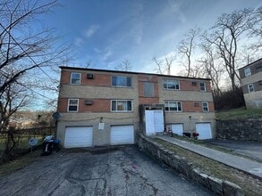 Building Photo - 2828 Westknolls Ln