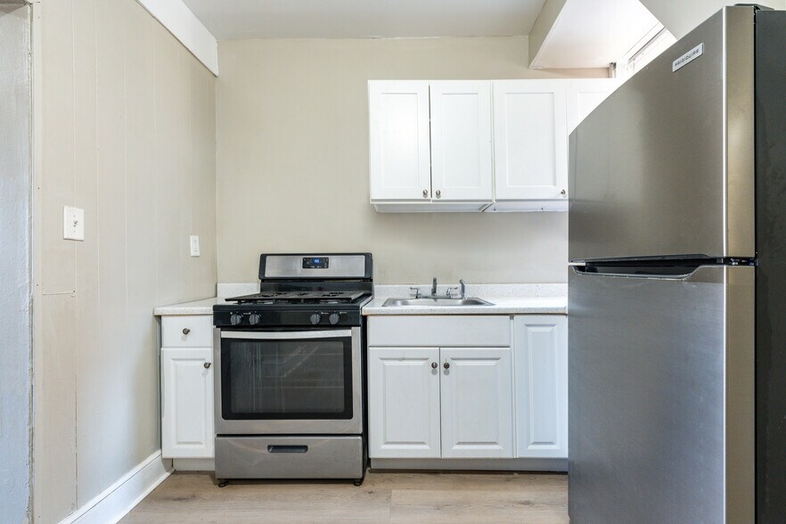 Building Photo - 3864 W Girard Ave