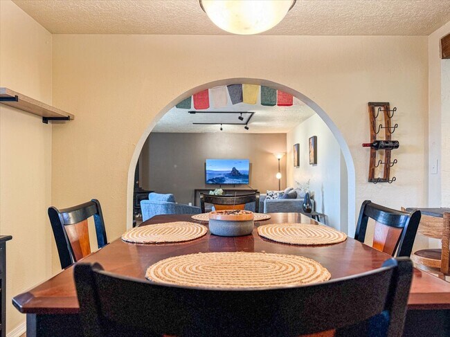 Building Photo - 521 Camino Solano