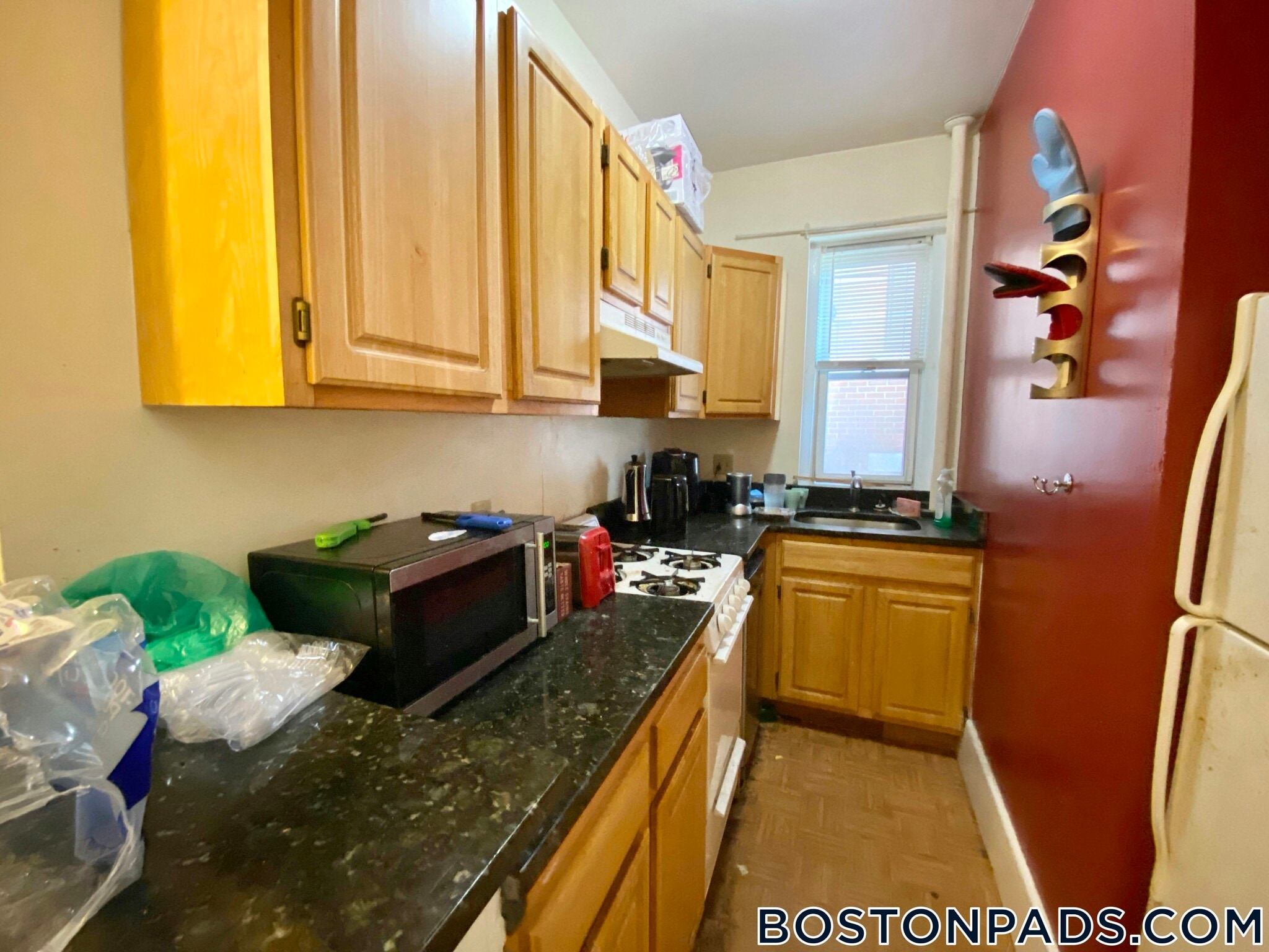 Building Photo - 463 Park Dr