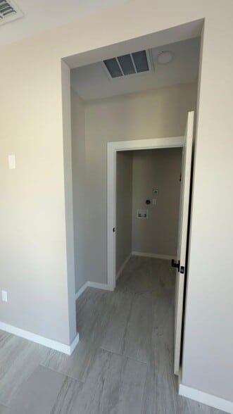 Building Photo - 3604 Paola St