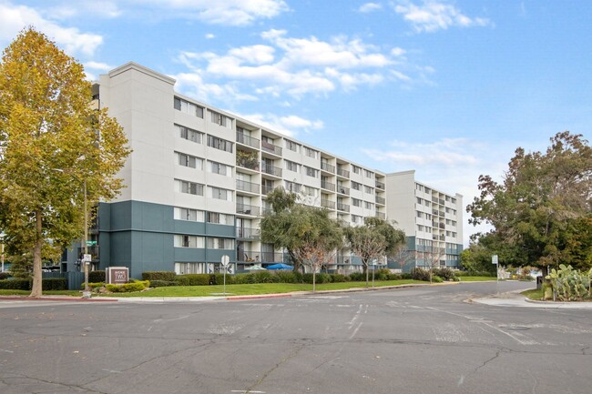 Building Photo - Avenue Two Apartments