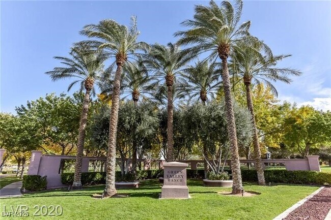 Building Photo - 167 Mountainside Dr