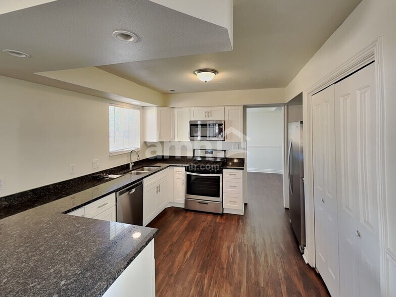 Building Photo - 436 N 2150 W
