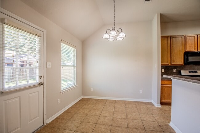 Building Photo - 21547 Sullivan Forest Dr