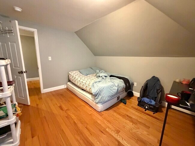 Building Photo - 786 Moody St