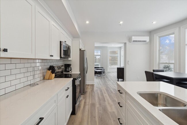 Building Photo - 1164 Terrace St