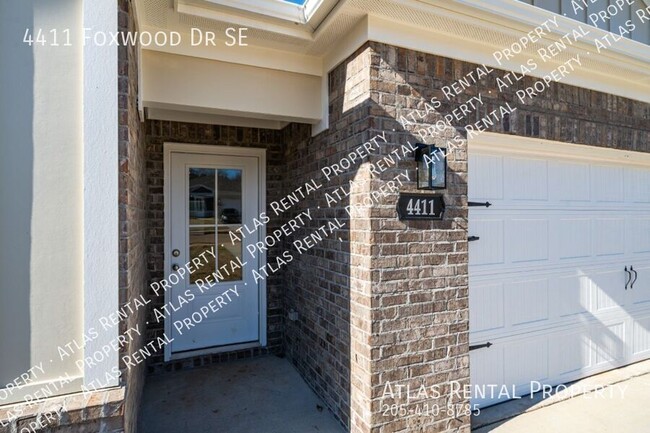 Building Photo - 4411 Foxwood Dr SE