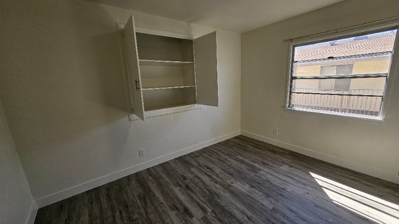 Building Photo - 3011 Carmona Ave
