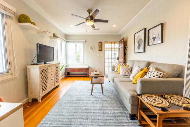 Building Photo - 438 Fir St