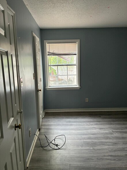 Building Photo - 48 Meadowoods Ter