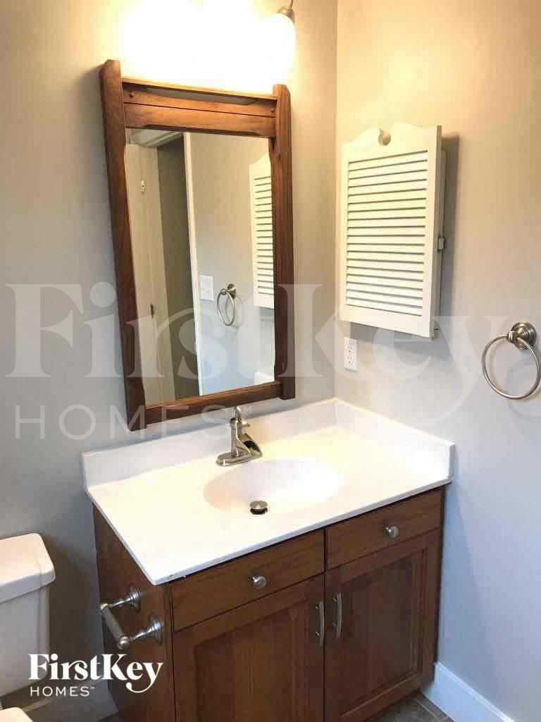 Building Photo - 3220 Ivy Creek Rd