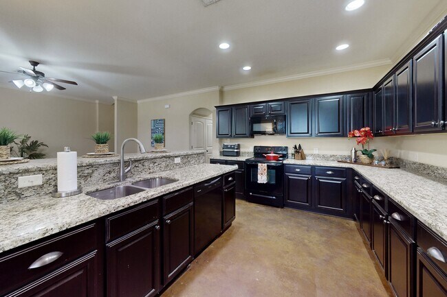 Building Photo - 303 Capps Dr
