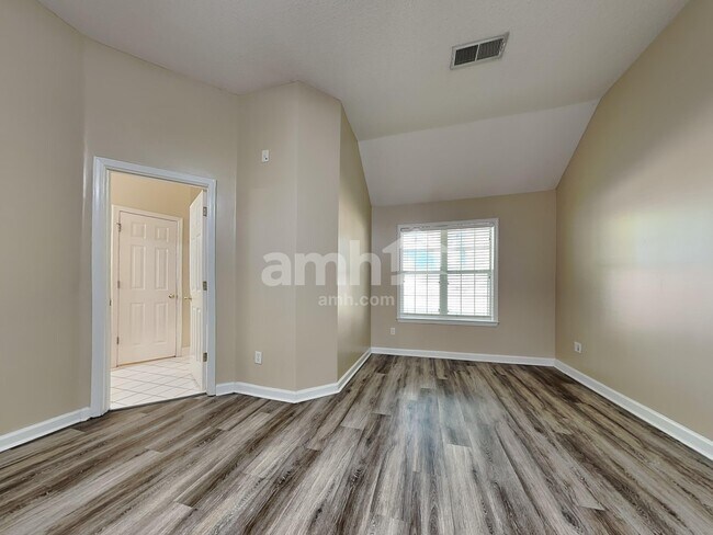 Building Photo - 4946 Rivercrest Ln