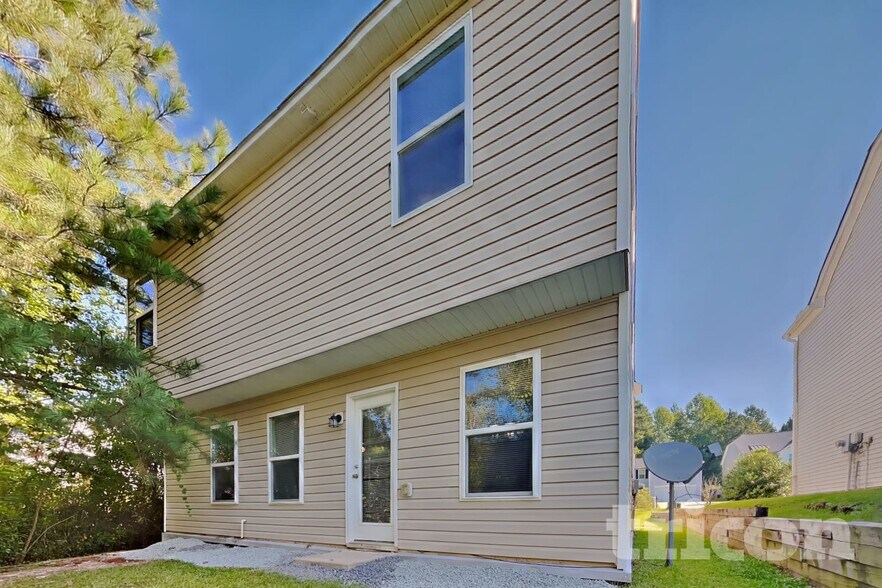 Building Photo - 47 Hallow Oak St