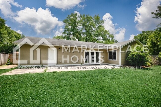 Building Photo - 15120 Balsam Dr SE