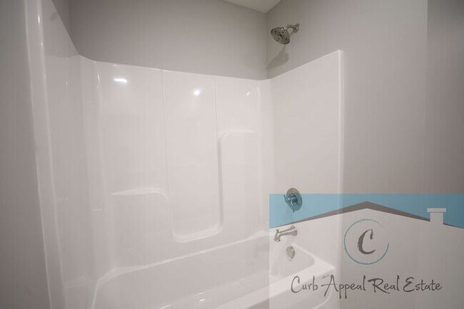 Building Photo - Move in special $900!! Beautiful new construction 3 bed / 2 bath home - Lake City