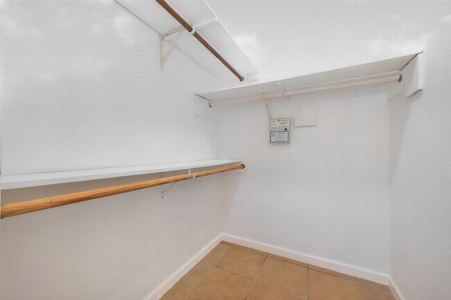 Building Photo - 12214 Doe Meadow Dr