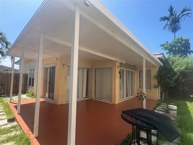 Building Photo - 21485 SW 90th Pl