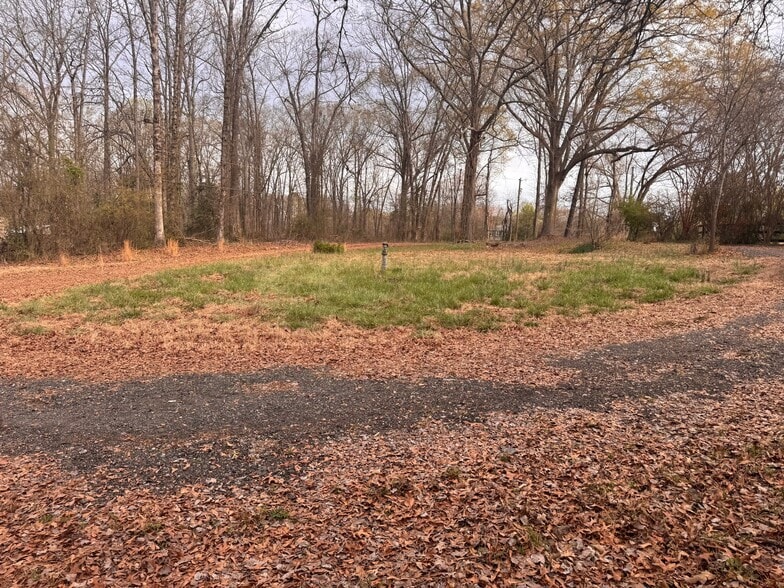 Building Photo - 1700 Harris Bridge Rd