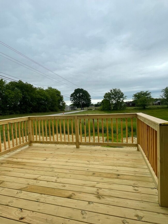 Building Photo - 560 Labrador Dr