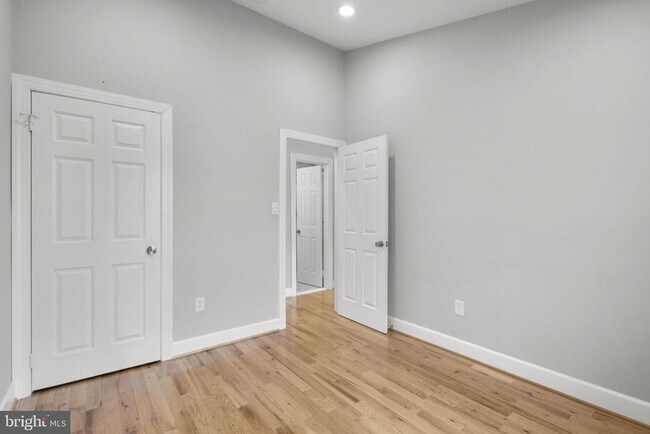 Building Photo - 10 Loganwood Ct