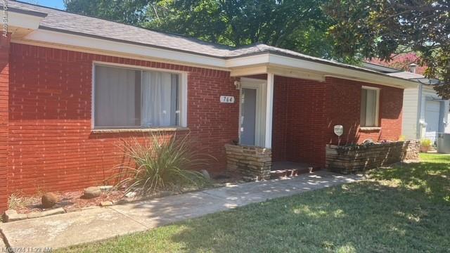 Building Photo - 764 Henson Dr