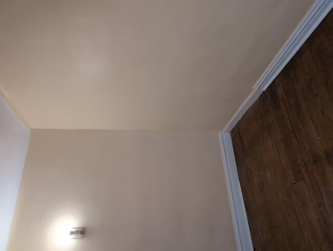Building Photo - 5622 N Mango Ave