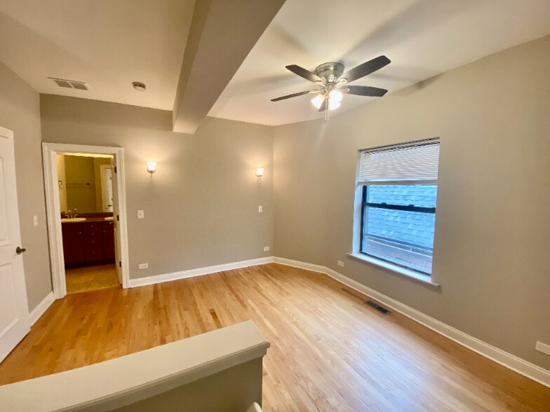 Building Photo - 6557 S Minerva Ave