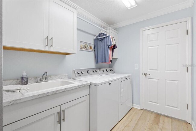 Building Photo - 3394 Ridgewood Path