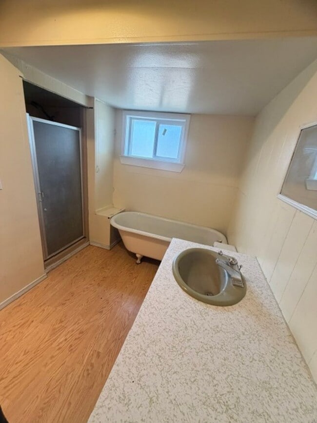 Building Photo - 363 E Elm St