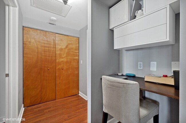 Building Photo - 5 E 14th Pl