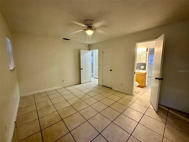 Building Photo - 1916 NE 21st Pl