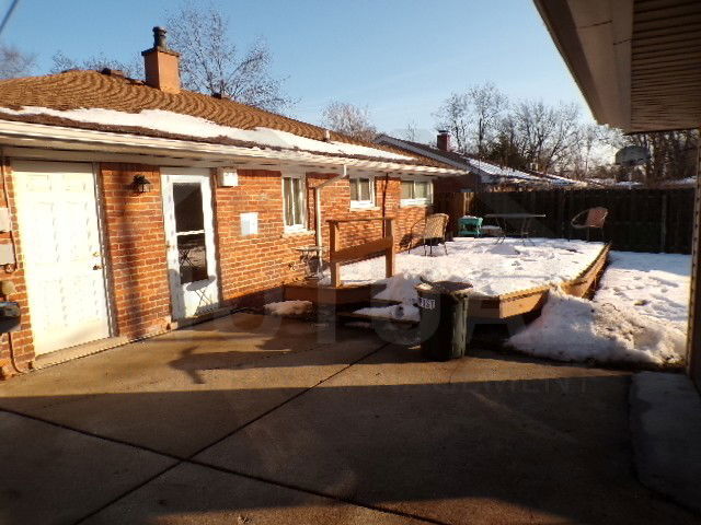 Building Photo - 233 Essex St